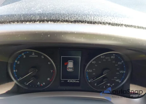 2017 Toyota Rav4 Xle z USA, uszkodzony, nr VIN JTMWFREV7HJ107943